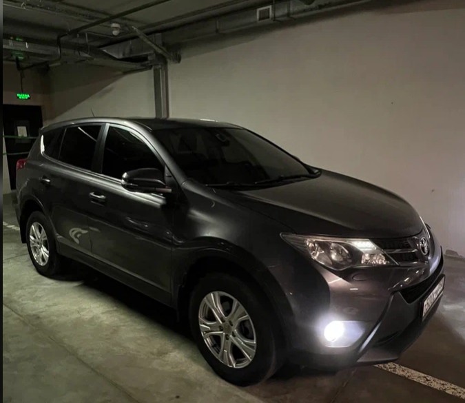 Toyota RAV4 IV (XA40) 2013 р